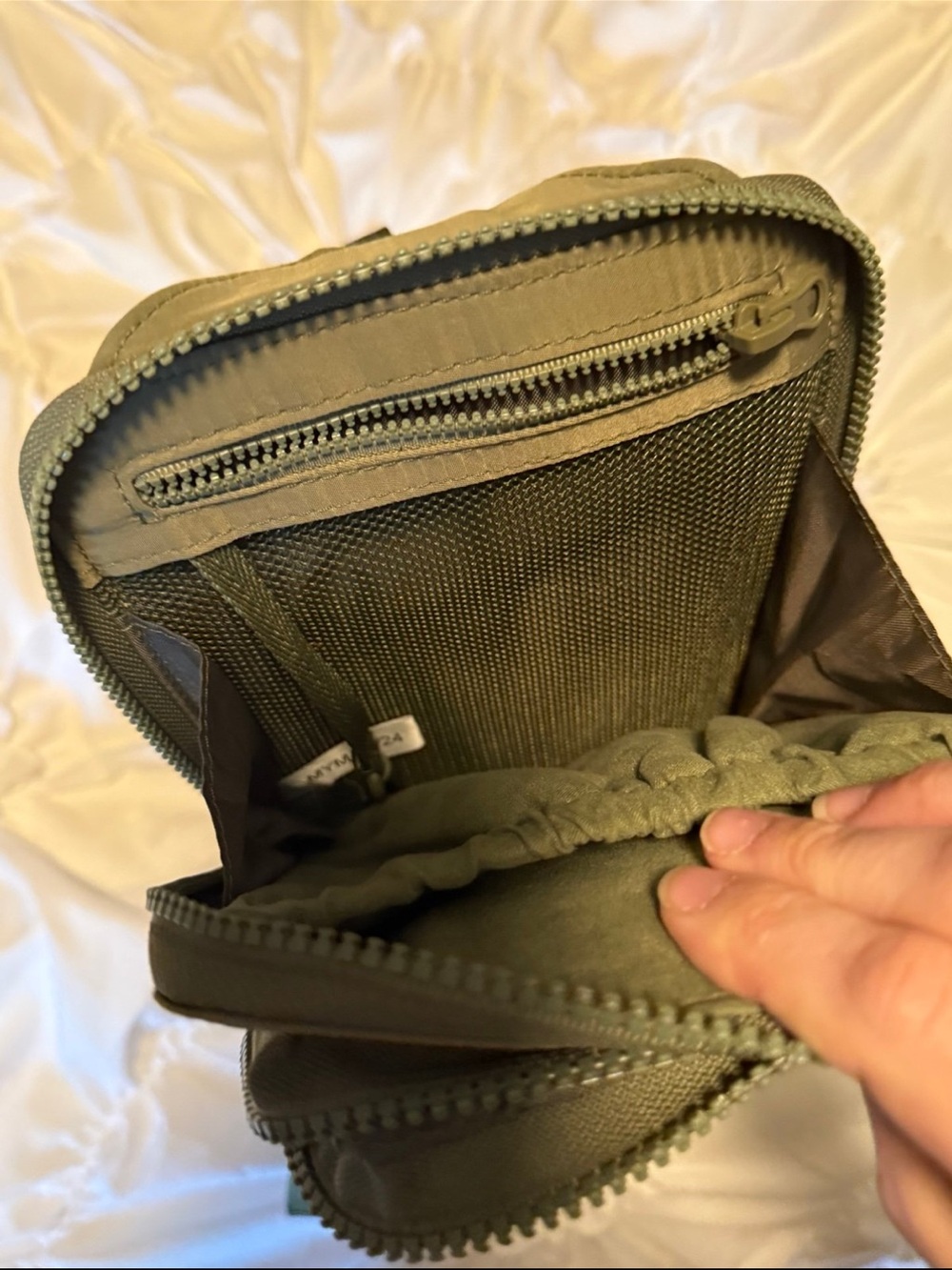 BEIS THE SPORT SLING IN OLIVE - Picture 5 of 14